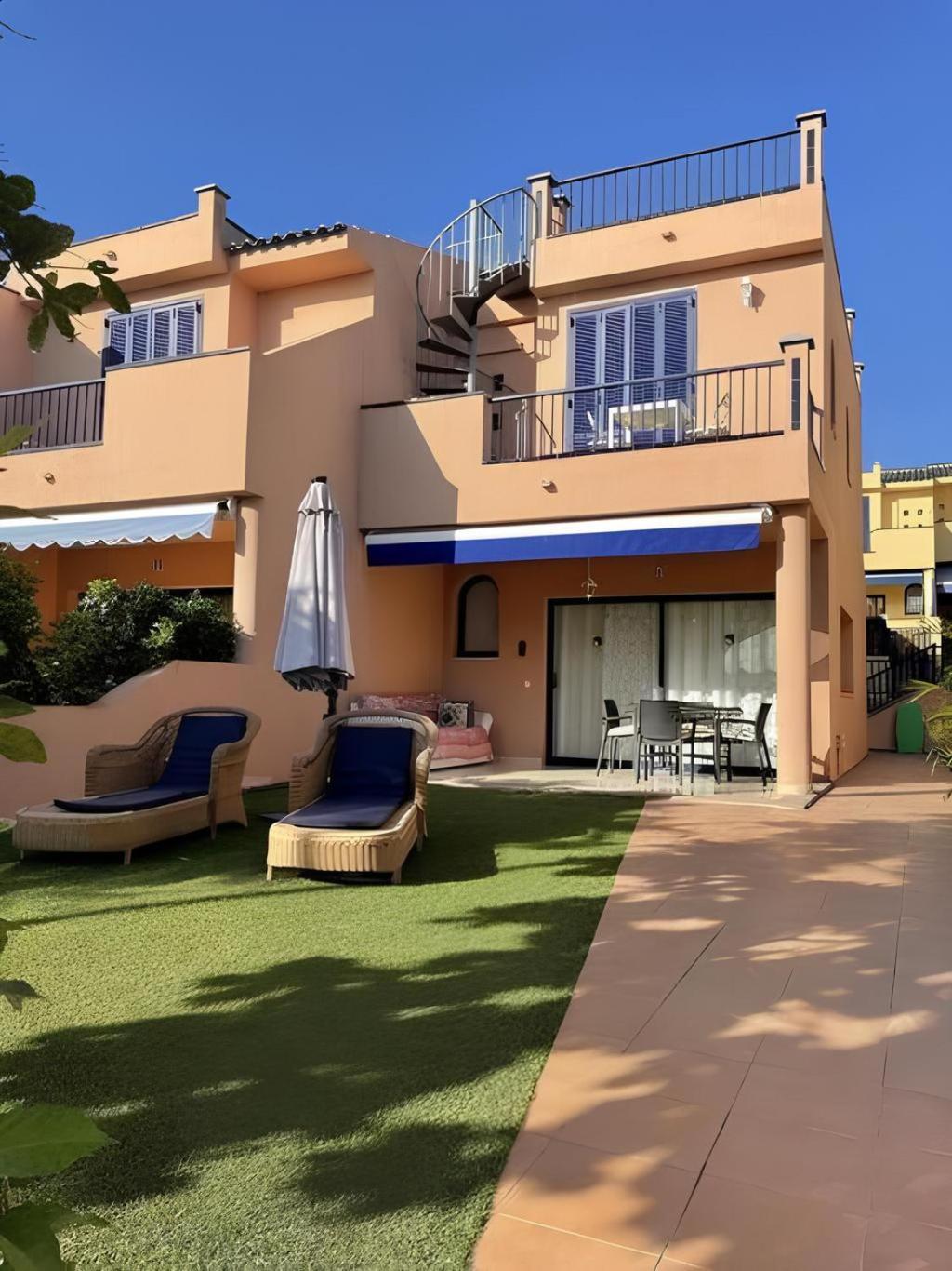 Bonita Villa Con Propio Entrada Y Con Piscina Сан-Бартоломе Екстер'єр фото
