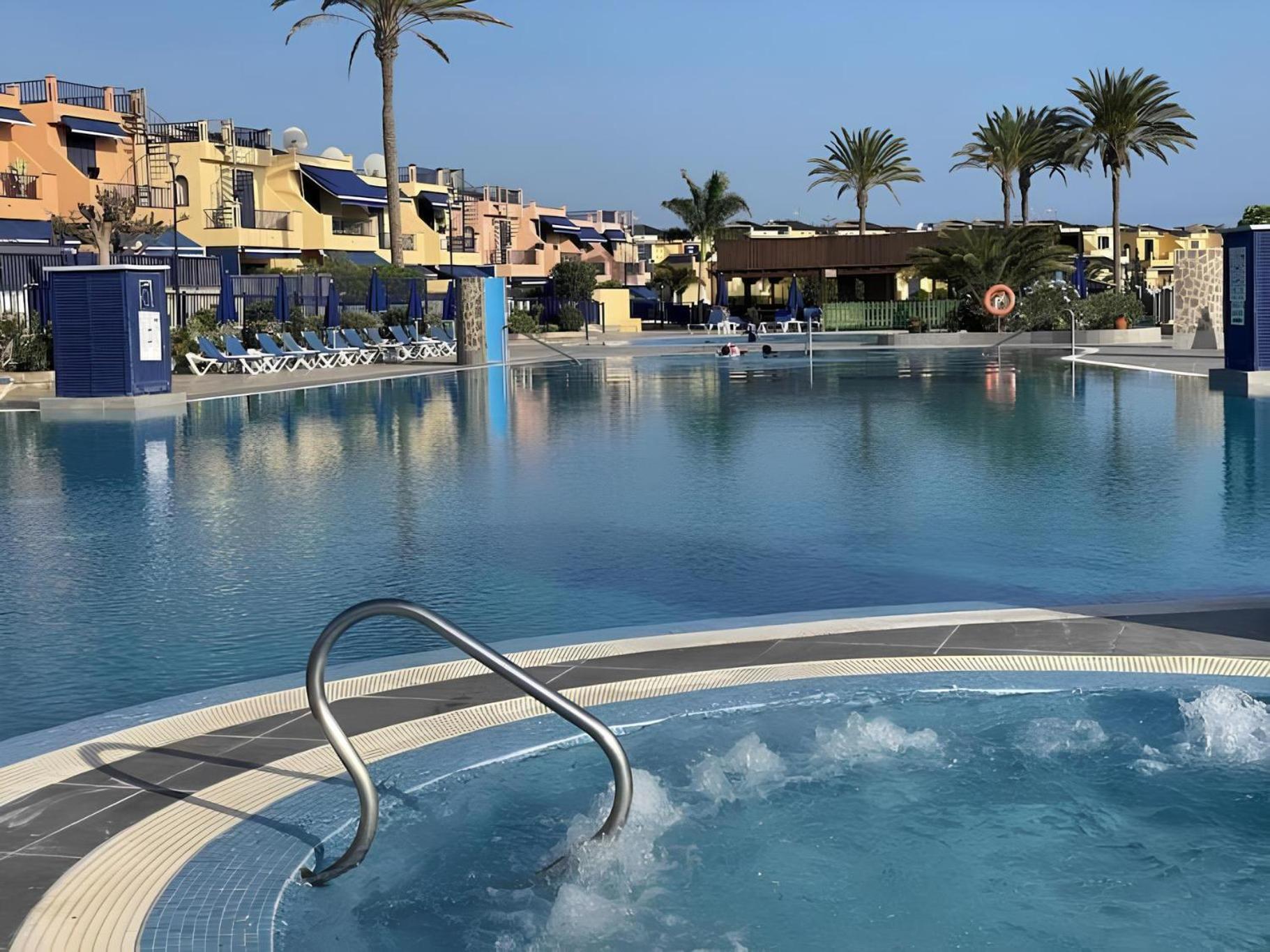 Bonita Villa Con Propio Entrada Y Con Piscina Сан-Бартоломе Екстер'єр фото